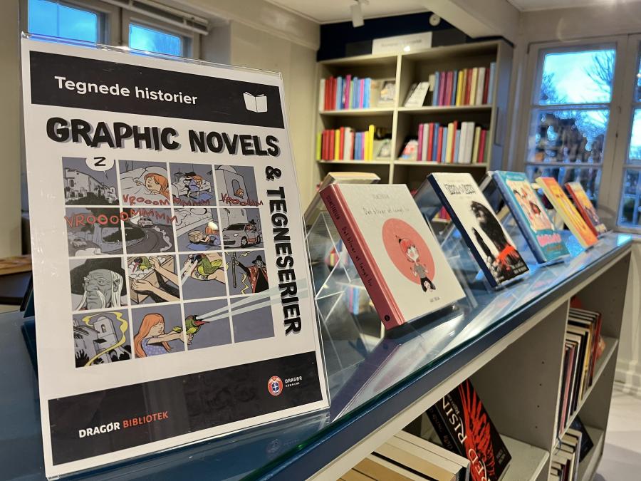 Udstilling af graphic novels i bibliotekets ungdomsafdeling